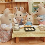 Epoch Sylvanian Families Milk Rabbit Family - Γαλατενια Οικογένεια Κουνελιών - Κουκλόσπιτα Σετ Παιχνιδιού 5706 5054131057063