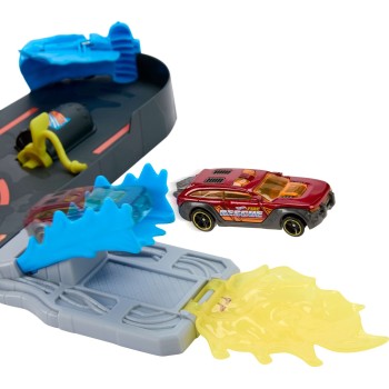 Mattel Hot Wheels City Super Fire Station Rescue Playset & 1:64 Scale Toy Car, Track Extends 16” JHL95 194735335008
