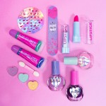 As company Happi Hobbi Lamp Sparkle Love Beauty Case With 30 Accessories For 6+ 1500-15771 5203068157715