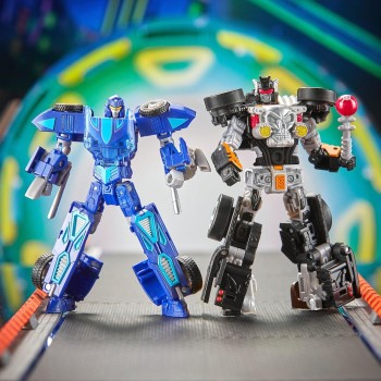 Hasbro transformers collaborative hot  x bone shakera converting action figure G1181 5010996337177