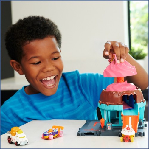 Mattel Λαμπάδα hot wheels hw city - πίστες city downtown ice cream HDR24 / HTN77 