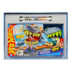 Mattel Hot Wheels City Shark Chomp Beach Playset & 1:64 Scale Die-cast Toy Car, Big Win Moment JHL96 