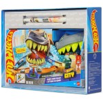 Mattel Hot Wheels City Shark Chomp Beach Playset & 1:64 Scale Die-cast Toy Car, Big Win Moment JHL96 