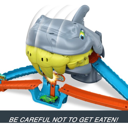 Mattel Hot Wheels City Shark Chomp Beach Playset & 1:64 Scale Die-cast Toy Car, Big Win Moment JHL96 