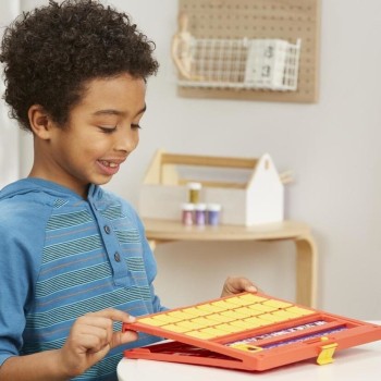 Hasbro Λαμπάδα Guess Who? Original Guessing Game, Board Game for Kids Ages 6 and Up For 2 Players F6105 
