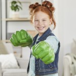Hasbro Marvel Avengers Hulk Gamma Smash Fists, Soft Foam Role Play Toy, Super Hero Toys for Kids Ages 5 and Up F9332 
