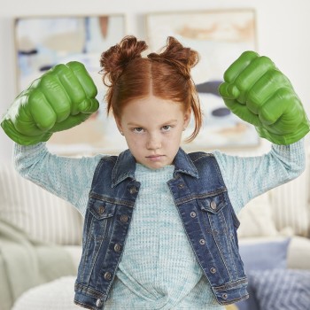Hasbro Marvel Avengers Hulk Gamma Smash Fists, Soft Foam Role Play Toy, Super Hero Toys for Kids Ages 5 and Up F9332 
