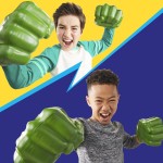 Hasbro Marvel Avengers Hulk Gamma Smash Fists, Soft Foam Role Play Toy, Super Hero Toys for Kids Ages 5 and Up F9332 