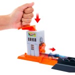 Mattel Hot Wheels City Gorilla Slam Attack Playset & Toy Car, Multiple Ways to Play, Speed Snap Track HDR29 / JHL92 194735334964