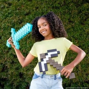 Mattel Minecraft Diamond Sword Battle Toy, Kid-sized for Role-play & Costumes, Inspired by the Video Game JLJ39 194735365036