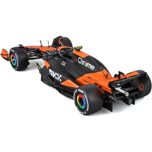 Bburago 1:24 2024 Race Mclaren Mcl38 With Figure, Norris 4 18/28040 (#4) 4893993280407