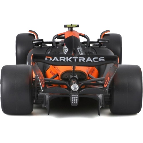 Bburago 1:24 2024 Race Mclaren Mcl38 With Figure, Norris 4 18/28040 (#4) 4893993280407
