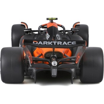 Bburago 1:24 2024 Race Mclaren Mcl38 With Figure, Norris 4 18/28040 (#4) 4893993280407