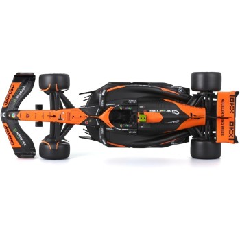 Bburago 1:24 2024 Race Mclaren Mcl38 With Figure, Norris 4 18/28040 (#4) 4893993280407