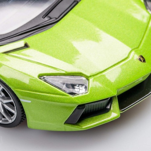 Maisto Assembly Line Lamborghini Aventador Roadster Die Cast Model Kit 1:24 Scale, Colors May Vary 48/39124 090159391241
