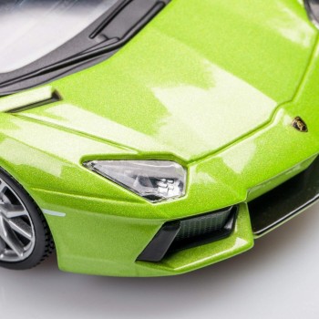 Maisto Assembly Line Lamborghini Aventador Roadster Die Cast Model Kit 1:24 Scale, Colors May Vary 48/39124 090159391241