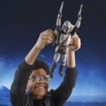 Hasbro star wars the mandalorian and grogu bounty blaster, 28-cm action figure wit G2842 5010996361028
