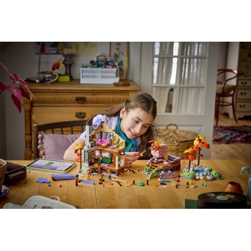 LEGO playmo-friends Friends Cozy Fall Forest Cabin 42705 5702018060629