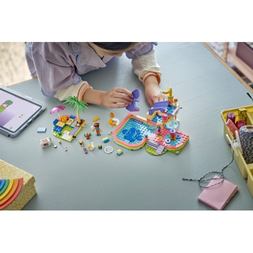 LEGO® Friends: Σετ παιχνιδιού «Διασκεδαστική Ημέρα στο Πάρκο με Νεροτσουλήθρες» 42676 42676 5702018054871