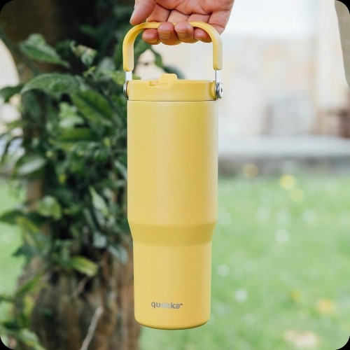 quokka core cup saffron yellow 860ml - ergonomic handle - integrated spout  40347 8412497403479