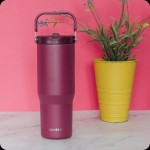 Quokka Core Cup Burgundy 860ml - Ergonomic Handle - Integrated Spout - Doub 40343 8412497403431