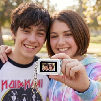 Lexibook starcam mini digital camera keychain white with flash and internal memory djkc76wh mini digital white camera  on keycha