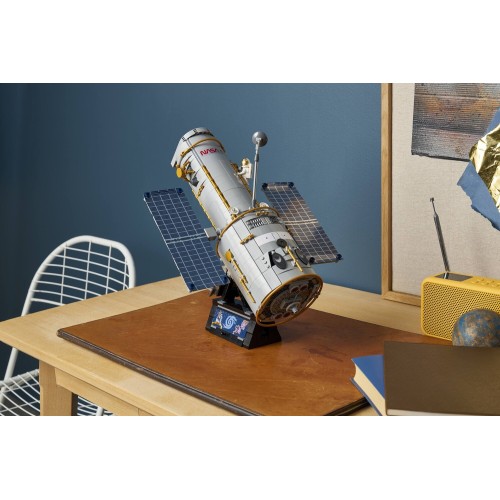 LEGO space icons hubble telescope 11382 5702018063637