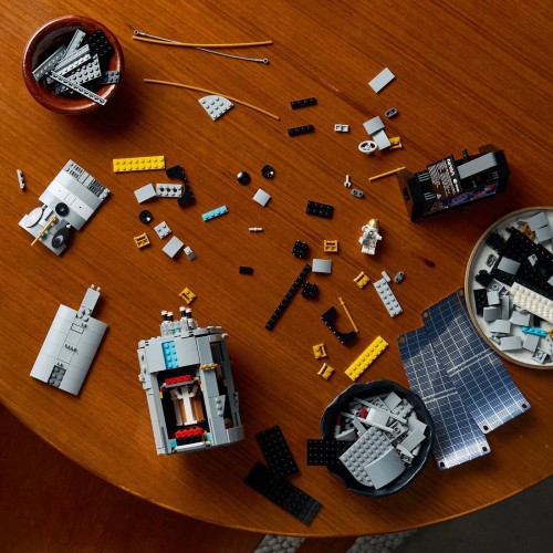 LEGO space icons hubble telescope 11382 5702018063637