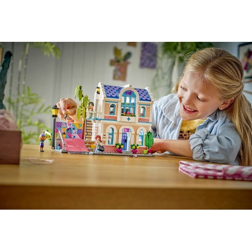 LEGO Friends Το Σπίτι της Οικογένειας Λιάν 42687 5702018060407