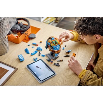 LEGO ® Editions Mclaren Mastercard F1® Team, Oscar Piastri's Helmet 43017 5702018069578