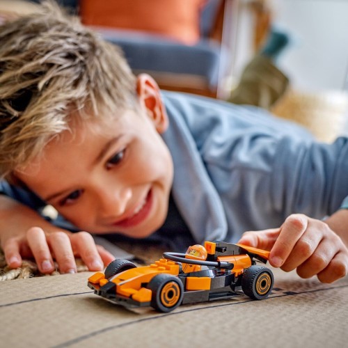 LEGO City f1 driver with mclaren race car 60442 5702017812489