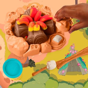 Hasbro Play-doh Bluey Goes Camping Playset With Campfire Themed Tools G0229 5010996266088