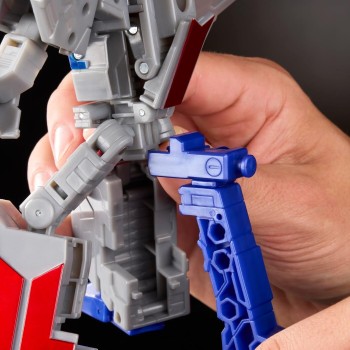 Hasbro transformers icons optimus prime 6.75-inch voyager class action figure that G3492 5010996399632