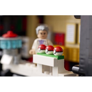 LEGO Pokemon™ Εμβληματικές Στιγμές Εκπαιδευτή Πόκεμπολ 72154 5702018069295