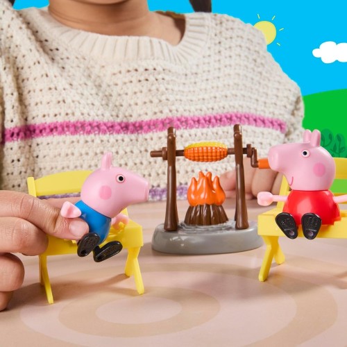 Hasbro Peppa Pig Three Little Piggies Caravan Playset With 3 Figures G2201 | Toys-shop.gr