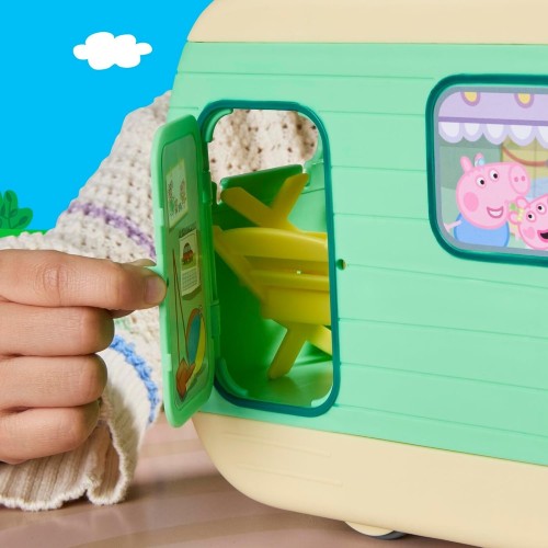 Hasbro Peppa Pig Three Little Piggies Caravan Playset With 3 Figures G2201 | Toys-shop.gr