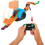 Mattel Hot Wheels Let’s Race Slither ‘N Strike RC & 1 Toy Car, Battery-powered Remote-control Vehicle JGD11 194735311033