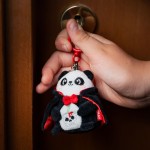 Legami halloween λούτρινο μπρελόκ-super soft!-tiny-panda bam-boo SPK0021 | Toys-shop.gr