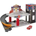 Mattel Γκαράζ Σετ Παιχνιδιού Disney Pixar Cars Piston Cup DWB90 887961378979
