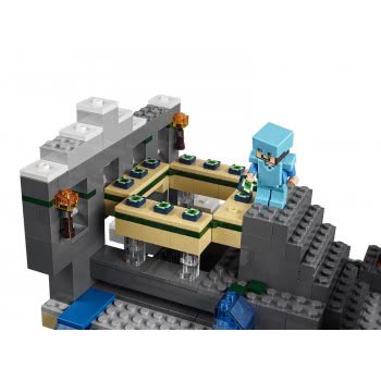 LEGO Η Πύλη Του Τέλους 21124 5702015589833
