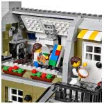 LEGO Creator Parisian Restaurant 10243 5702015122672
