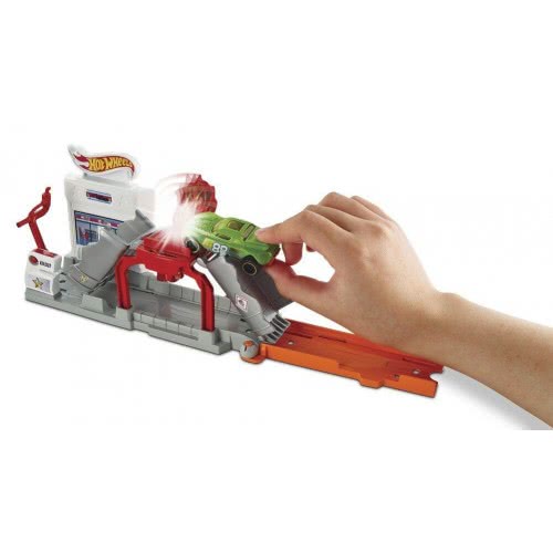 Mattel Hot Wheels Blaze Blast Playset Fold Out DWK99 / DWL01 887961384123