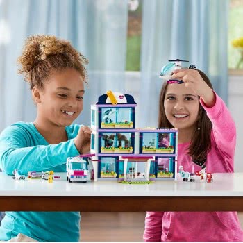 LEGO Friends Heartlake Hospital 41318 5702015866477