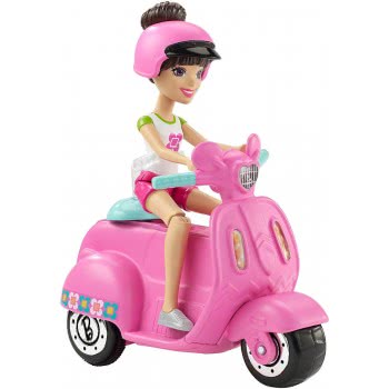 Mattel Barbie On The Go - Βολτίτσες Κουκλίτσες Και Ροζ Scooter FHV76 / FHV80 887961529876