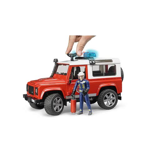 bruder Land Rover Defender Πυροσβεστικό Όχημα Με Πυροσβέστη 02596 4001702025960